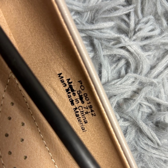 NWT Journee Collection Saur Pumps in Grey - Picture 8 of 14